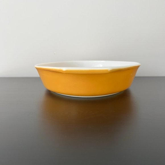 VINTAGE PYREX, Butterfly Gold, Divided DISH Casserole, Butterscotch, #063 Golden - Picture 2 of 7